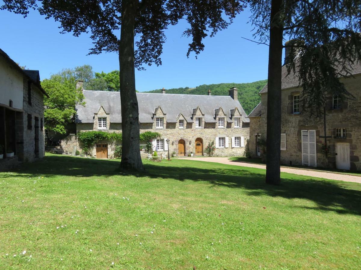 Le Manoir De Placy - Chambres D'Hotes Clécy Esterno foto